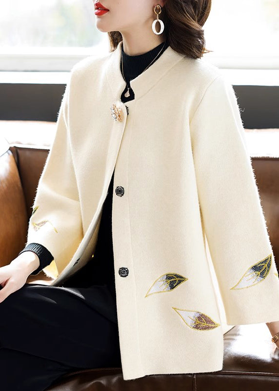 Beautifully Finished Coat in a Timeless Design