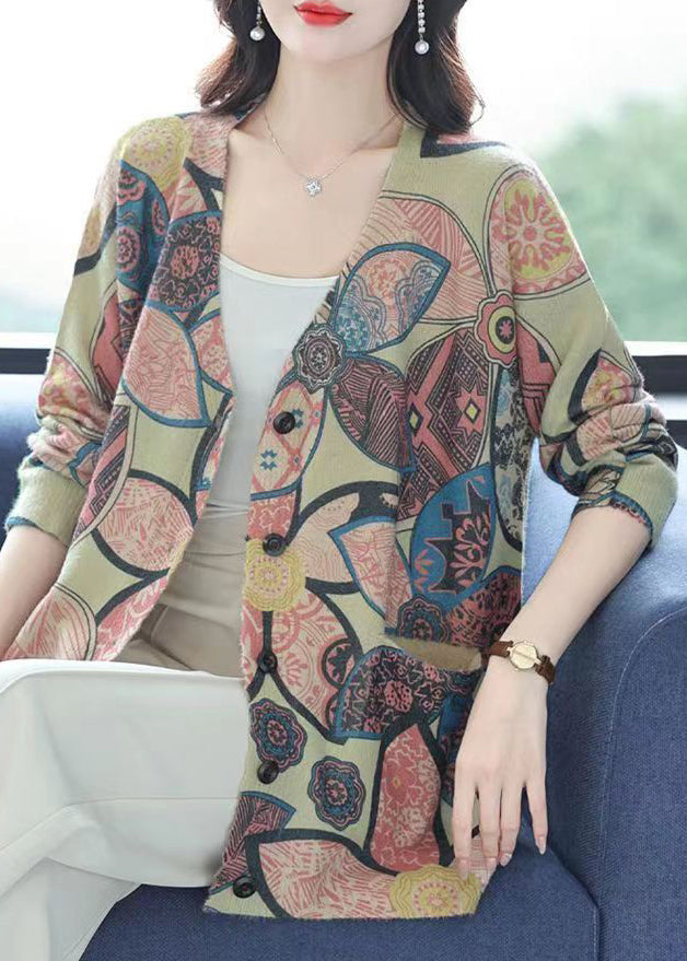 Well Tailored Coat with a Graceful Silhouette