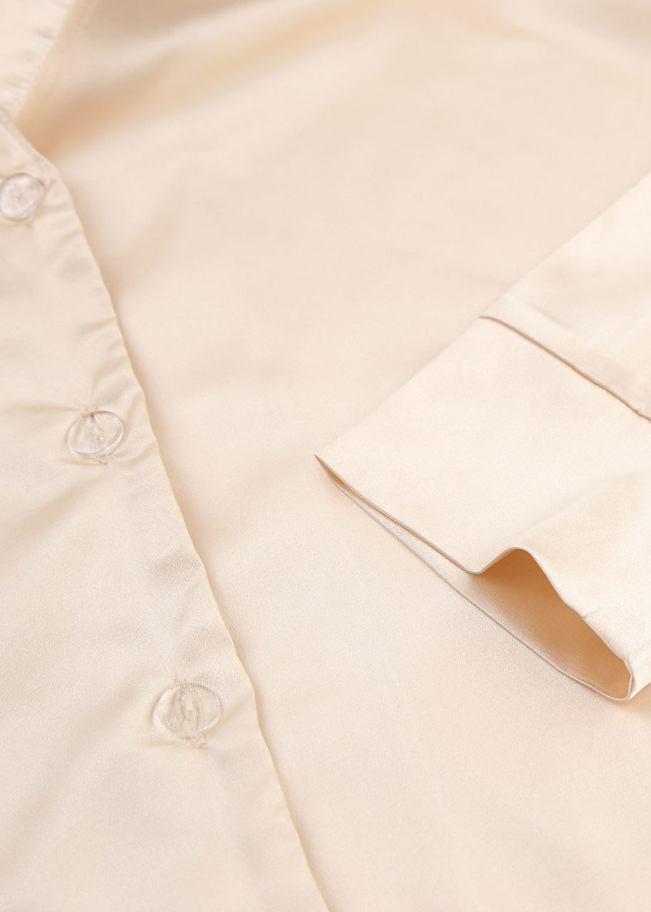 Effortlessly Elegant Garment with a Timeless Design