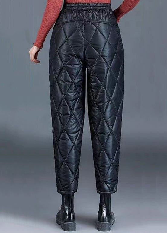 Effortlessly Elegant Pants with a Timeless Design
