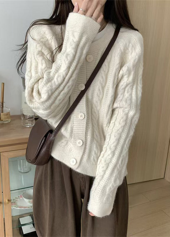 Elegantly Styled Coat for Everyday Wear