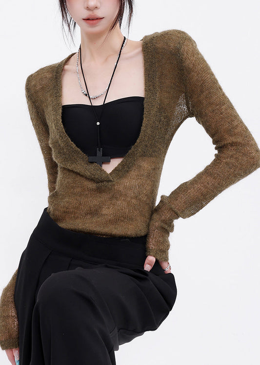 Sophisticated Blouse with a Clean Classic Look