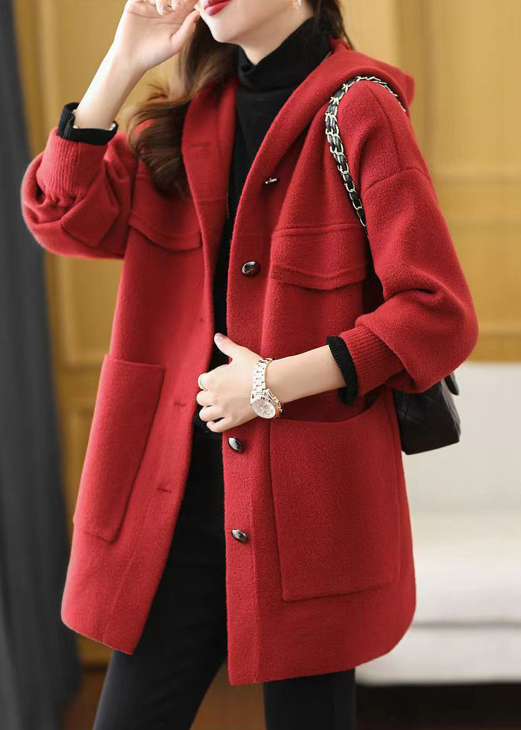 Beautifully Finished Coat in a Timeless Design