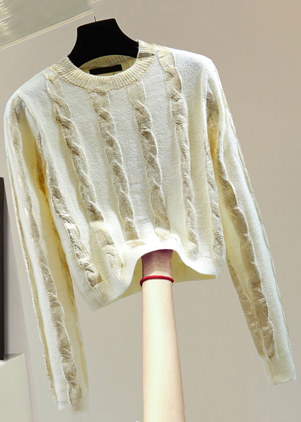 Classic Vintage Sweater with a Flattering Fit