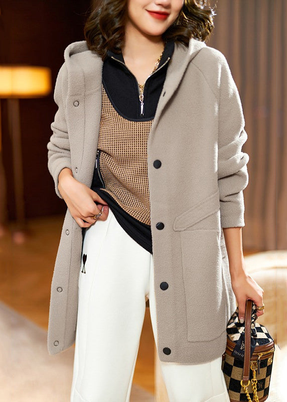 Effortlessly Elegant Coat with a Timeless Design