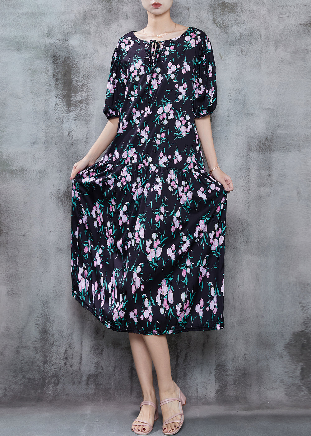 Well Tailored Dress with a Graceful Silhouette