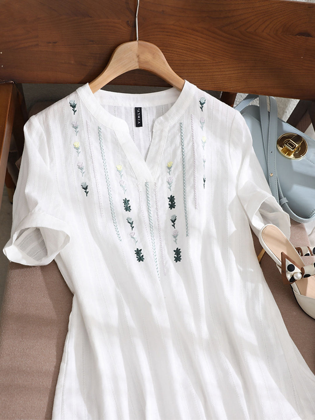 Classic Vintage Shirt with a Flattering Fit