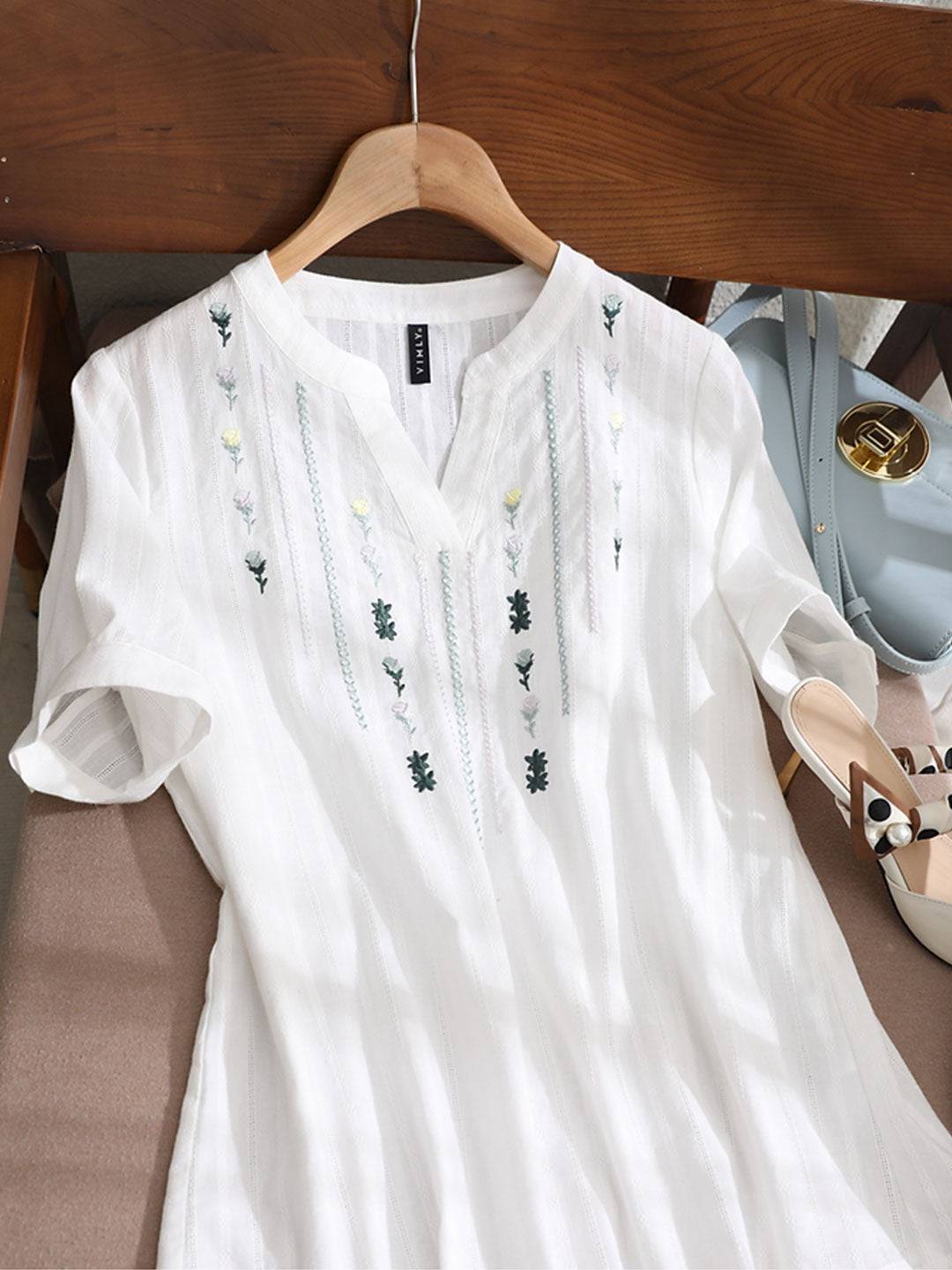 Classic Vintage Shirt with a Flattering Fit