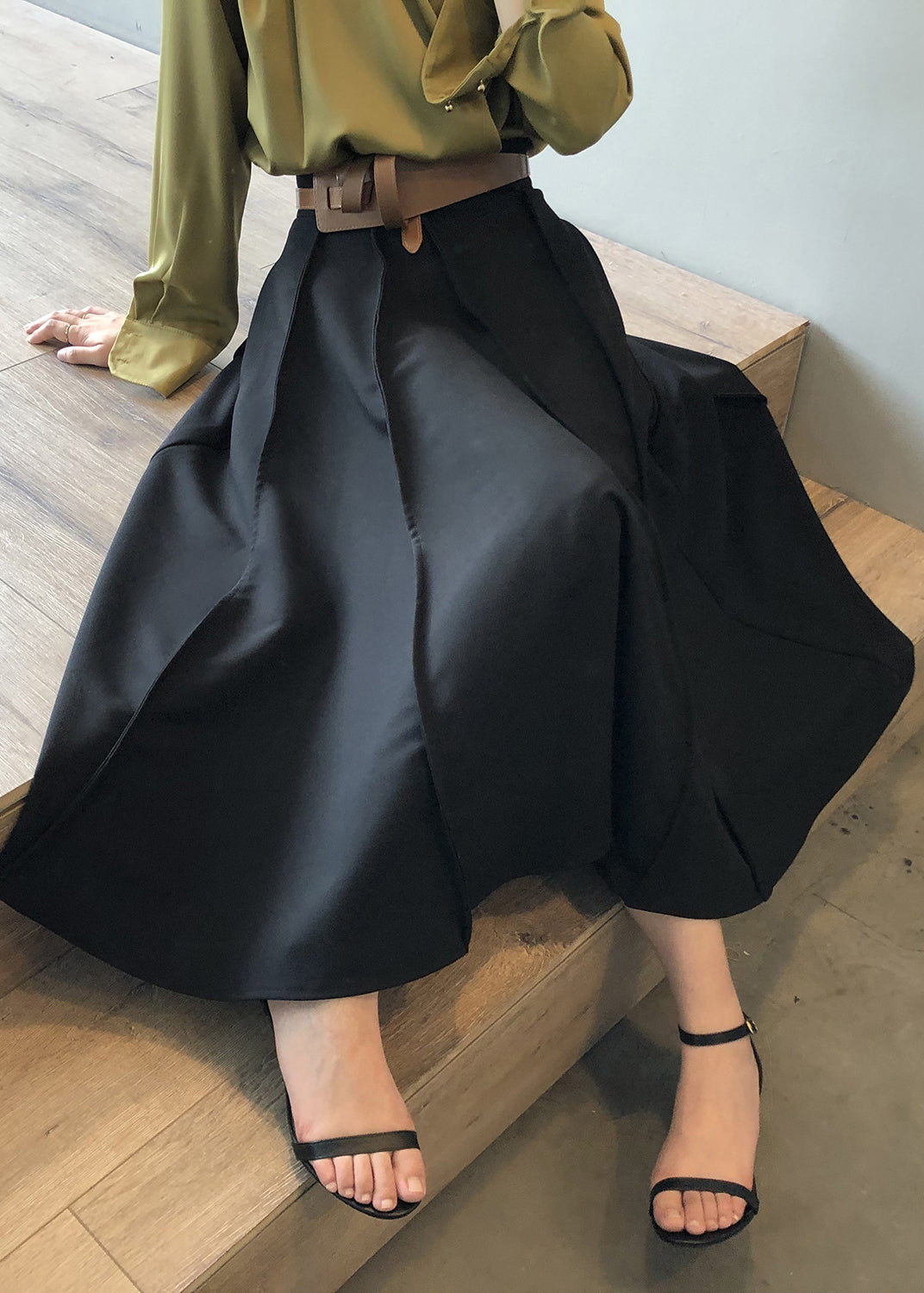 Sophisticated Garment with a Clean Classic Look