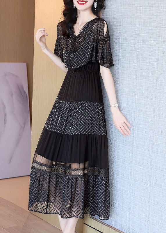 Beautifully Finished Dress in a Timeless Design