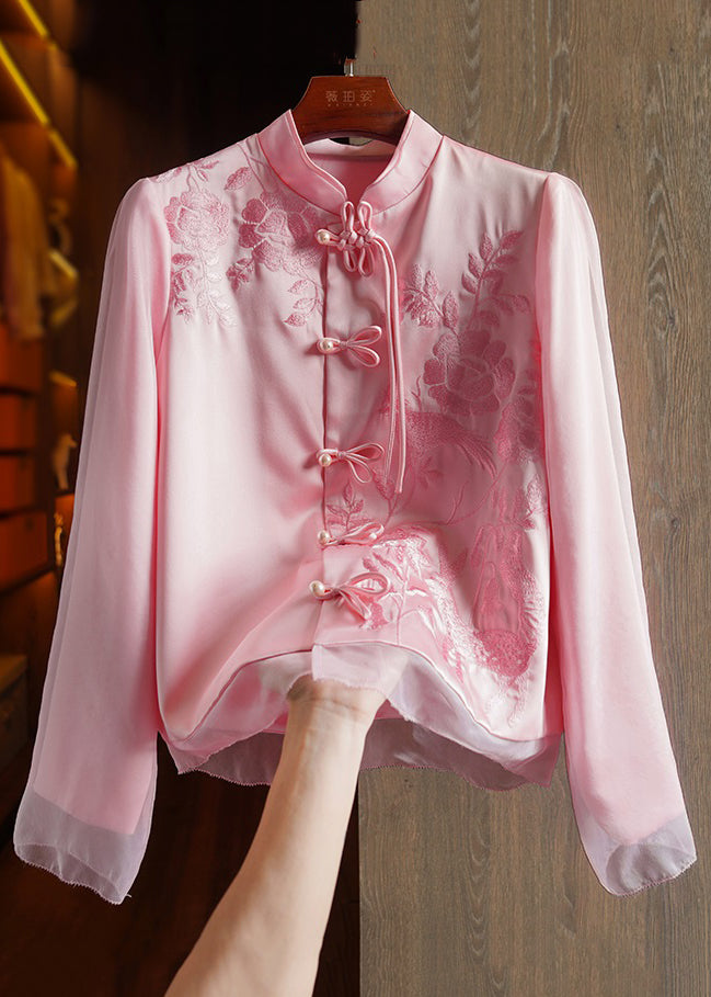 Well Tailored Top with a Graceful Silhouette
