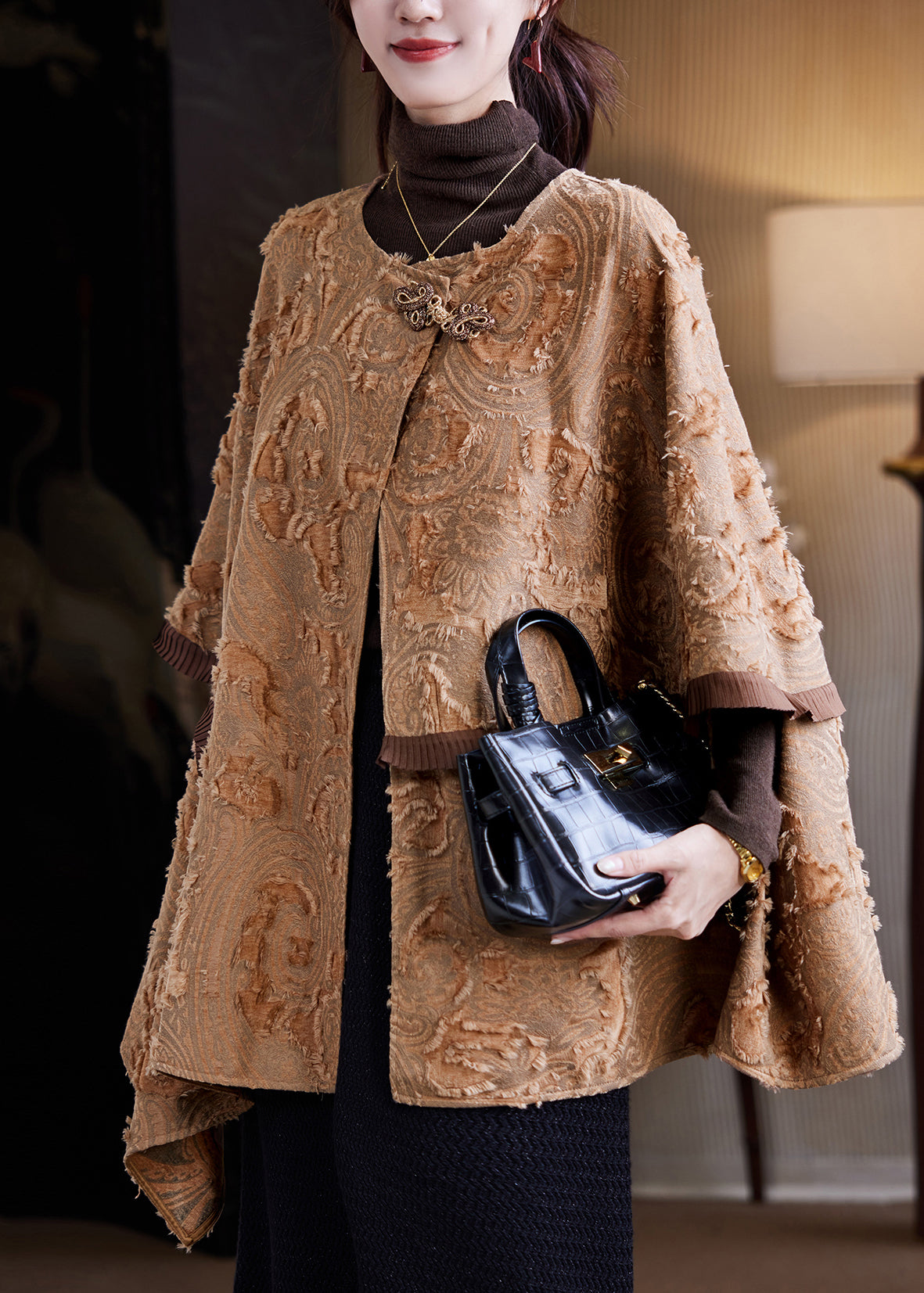 Well Tailored Coat with a Graceful Silhouette