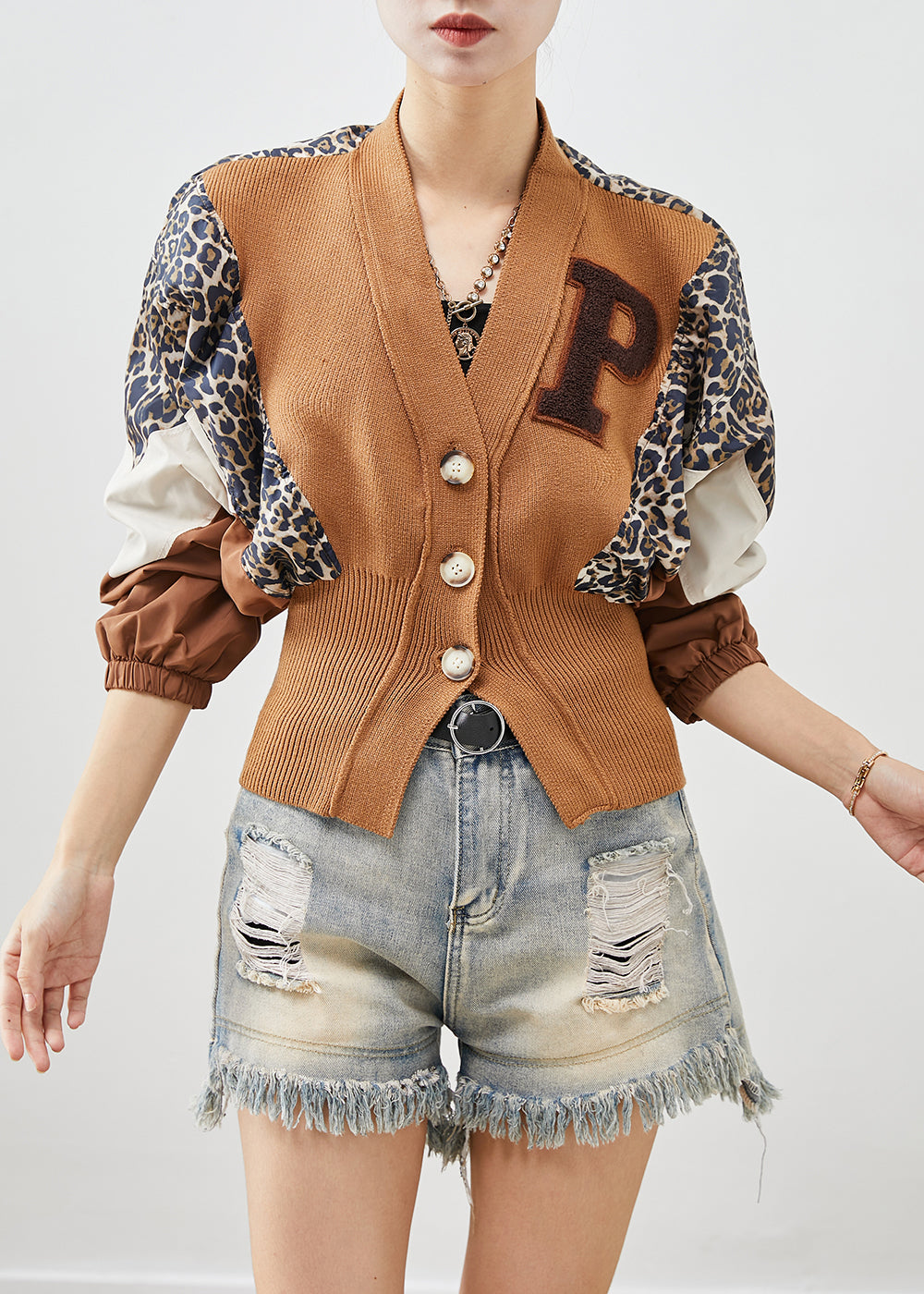 Well Tailored Cardigan with a Graceful Silhouette