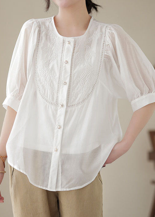 Effortlessly Elegant Top with a Timeless Design