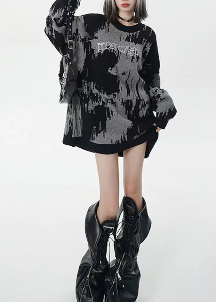 Classic Vintage Sweater with a Flattering Fit