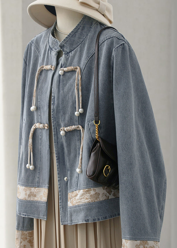 Gracefully Styled Coat for Any Occasion