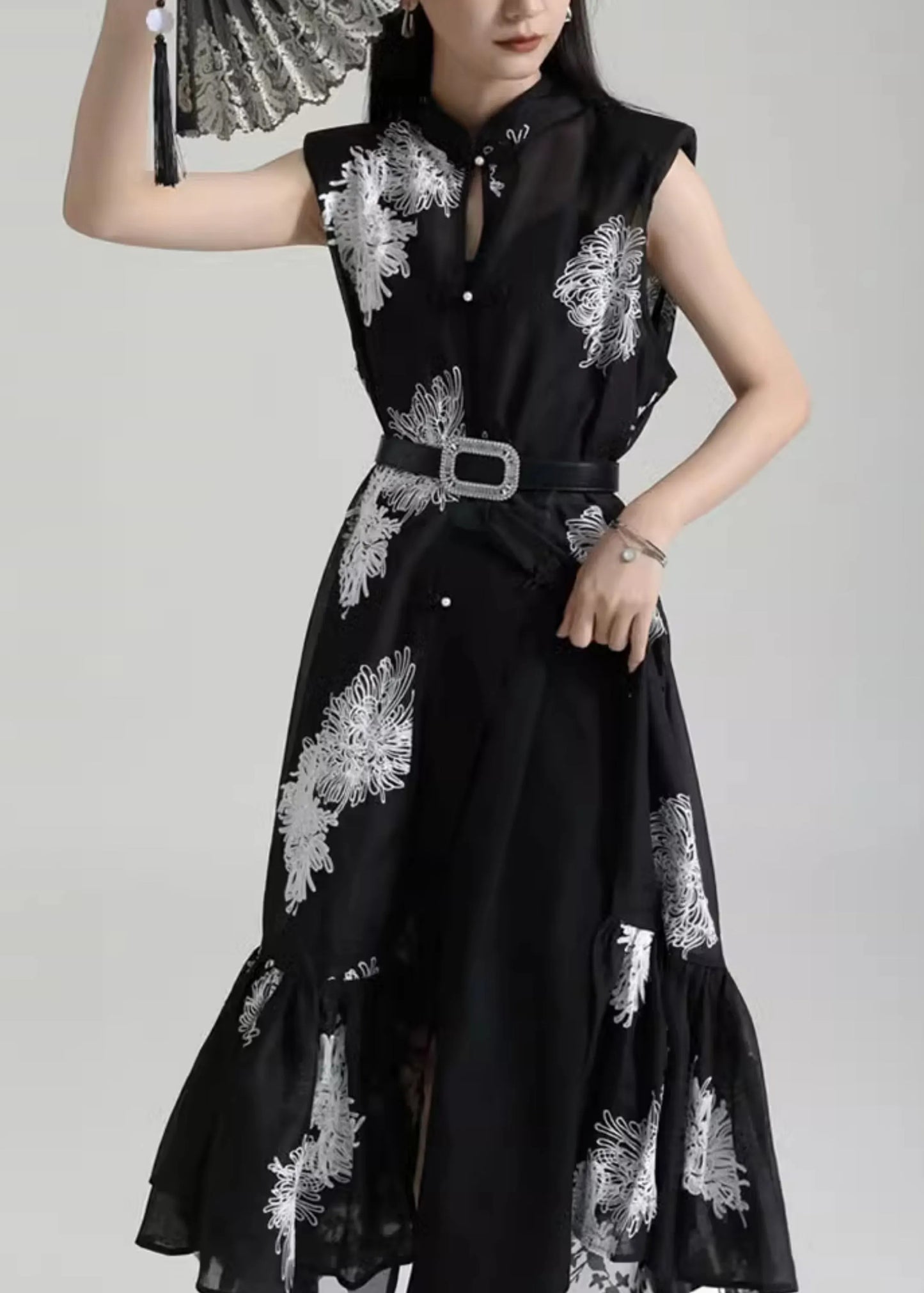 Sophisticated Dress with a Clean Classic Look