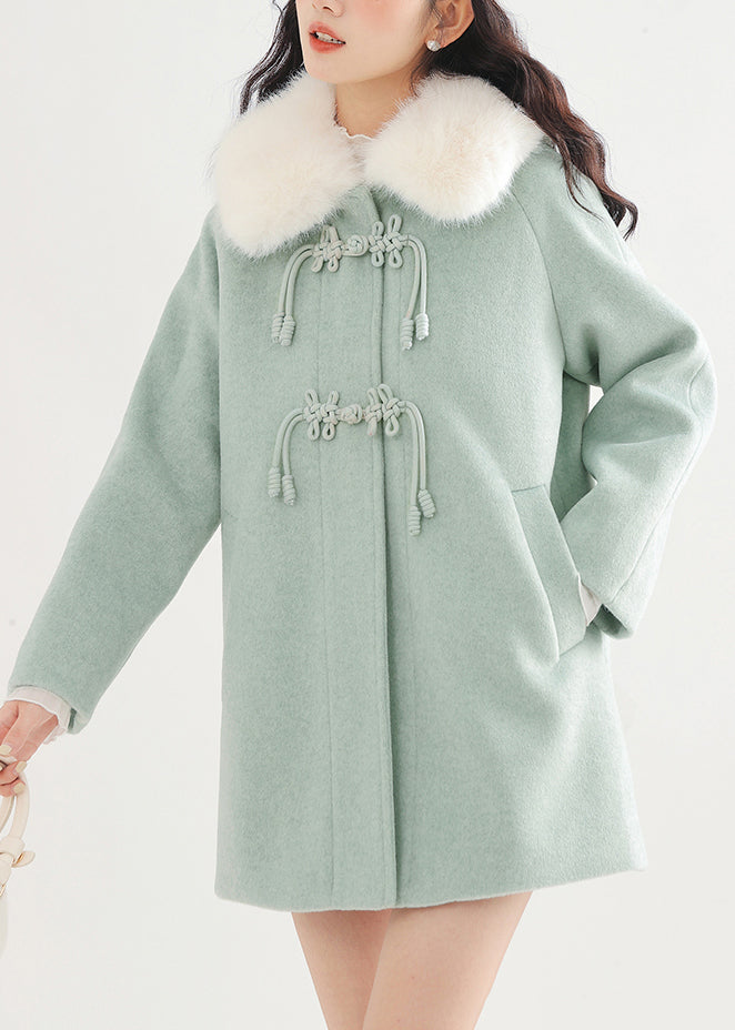 Beautifully Finished Coat in a Timeless Design