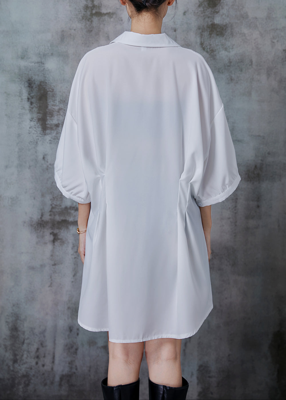 Sophisticated Blouse with a Clean Classic Look