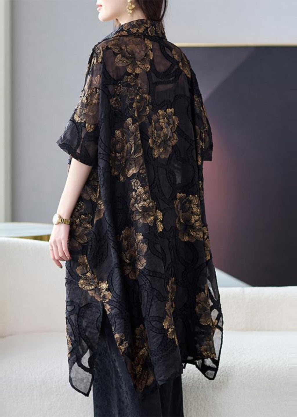 Effortlessly Elegant Blouse with a Timeless Design