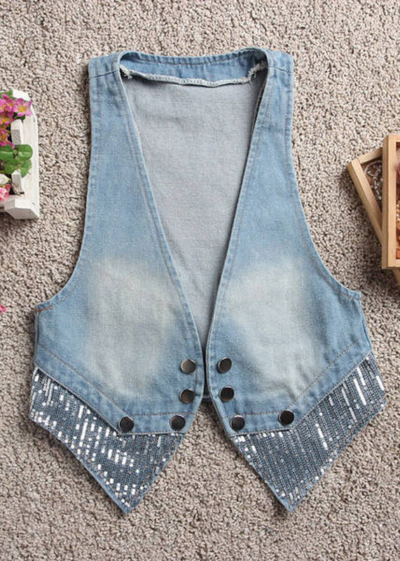 Beautifully Finished Coat in a Timeless Design