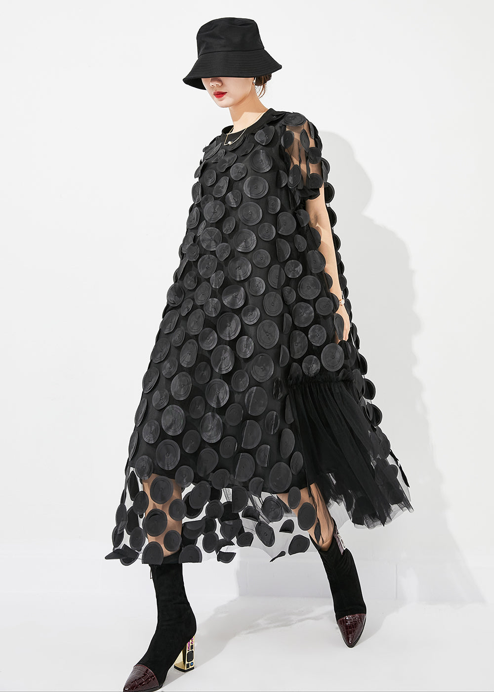 Beautifully Finished Dress in a Timeless Design