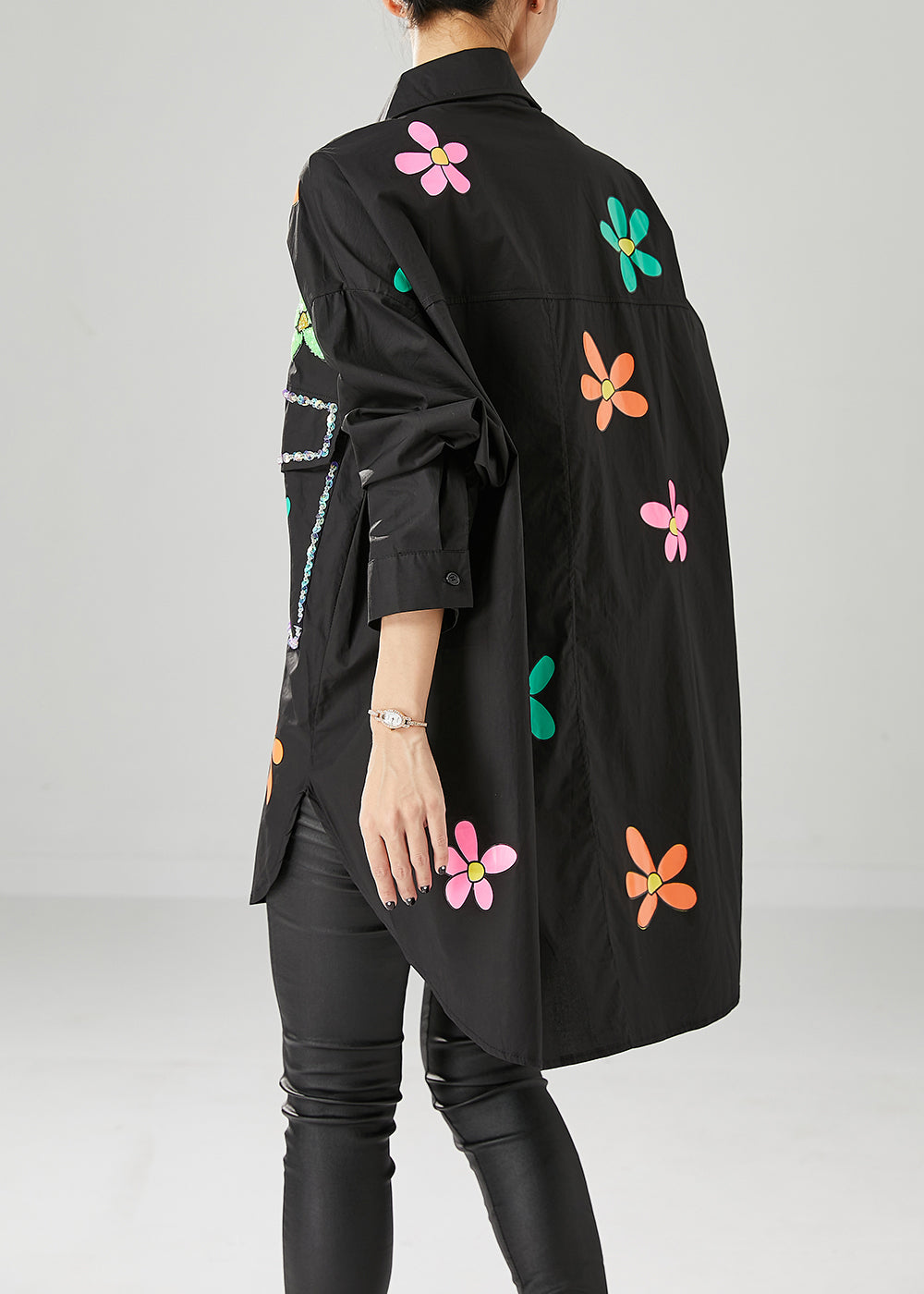 Classic Vintage Blouse with a Flattering Fit