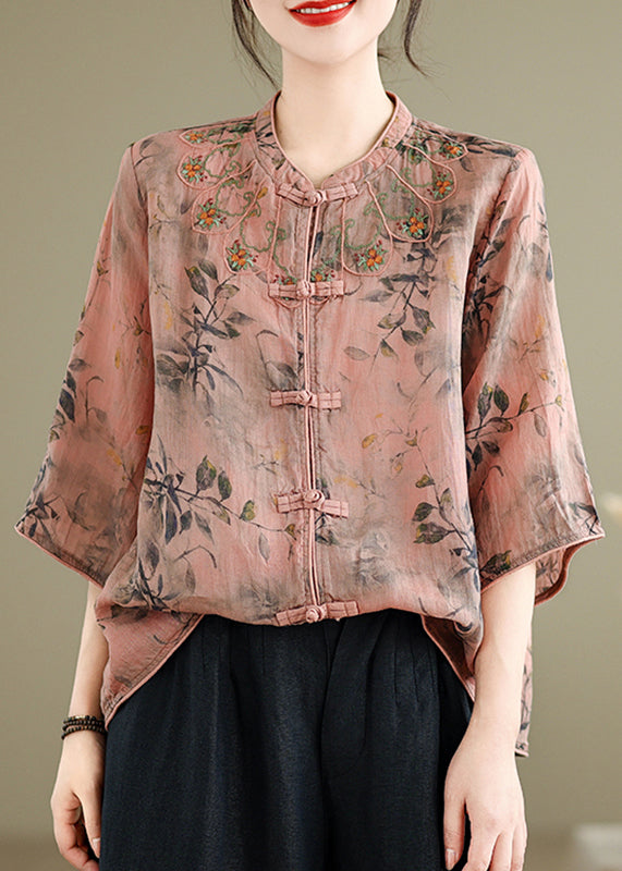 Well Tailored Top with a Graceful Silhouette