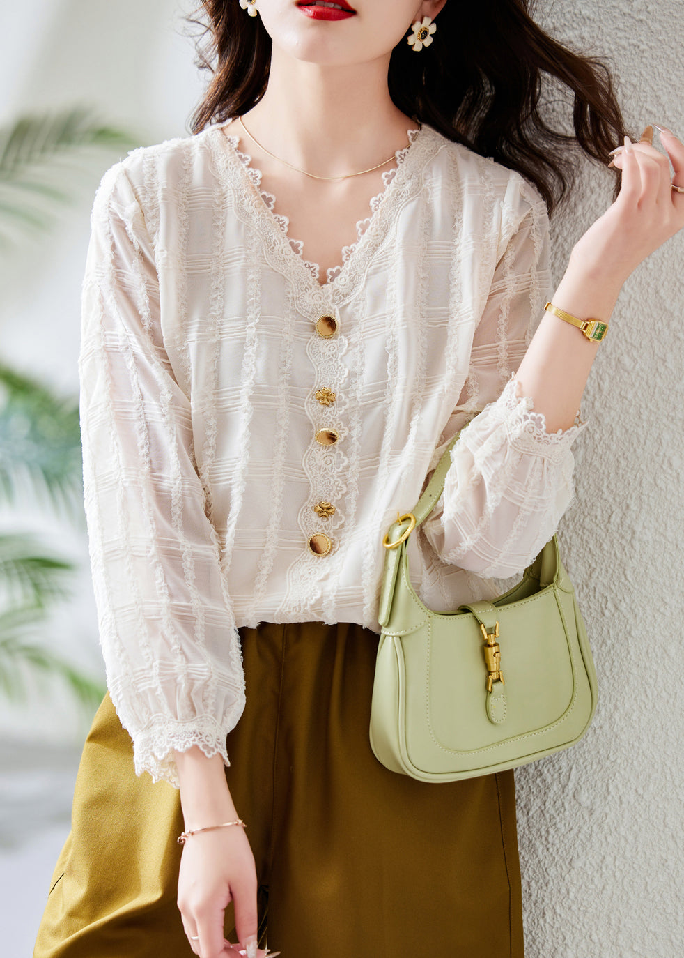 Elegantly Styled Shirt for Everyday Wear