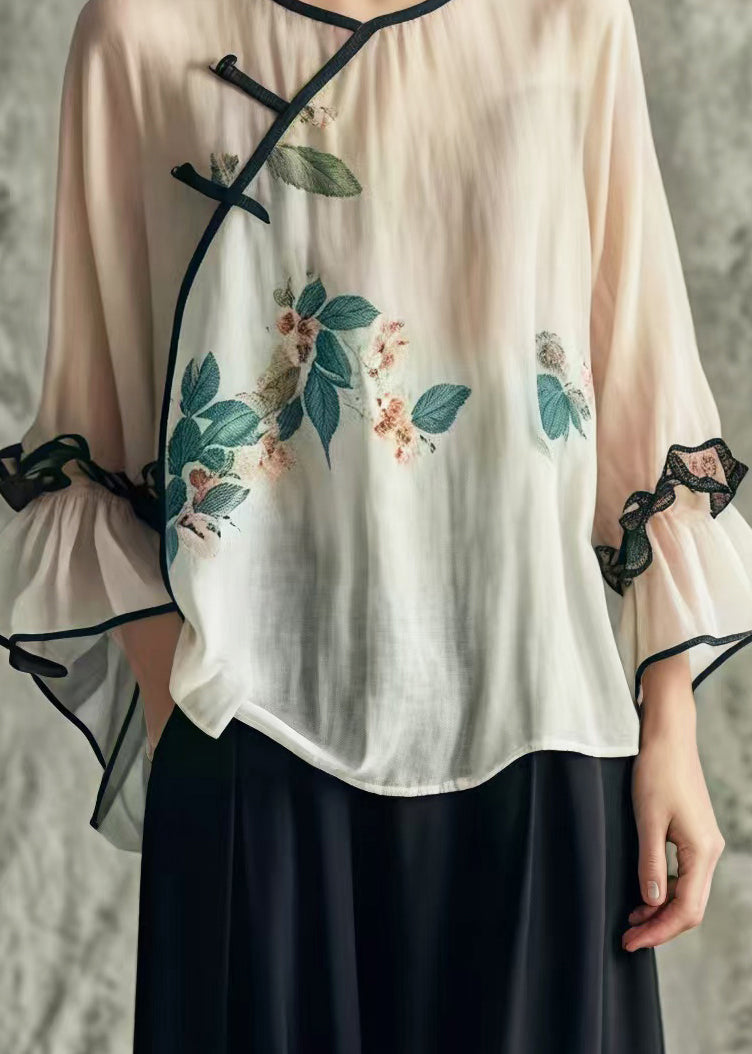 Classic Vintage Blouse with a Flattering Fit