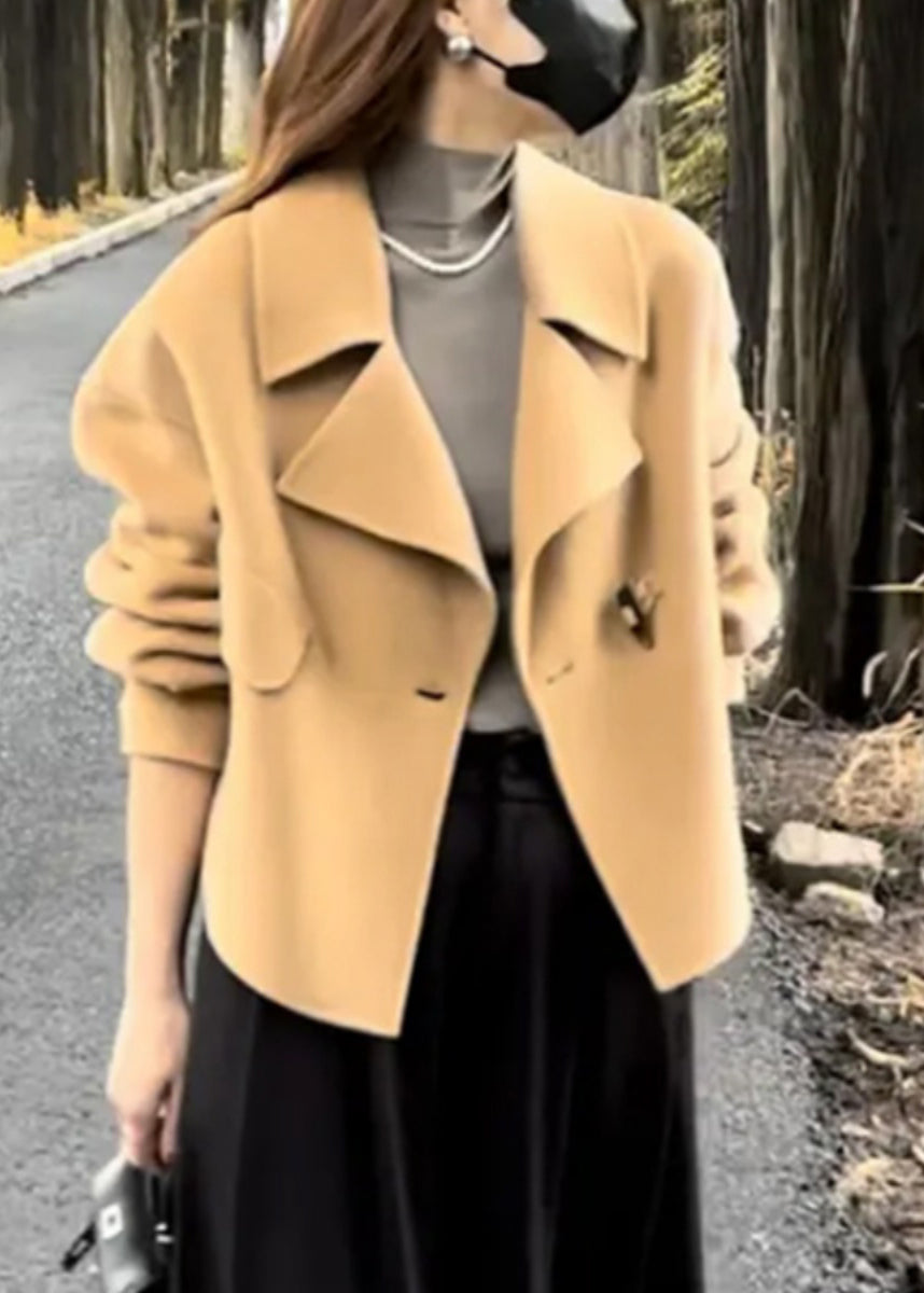 Beautifully Finished Coat in a Timeless Design