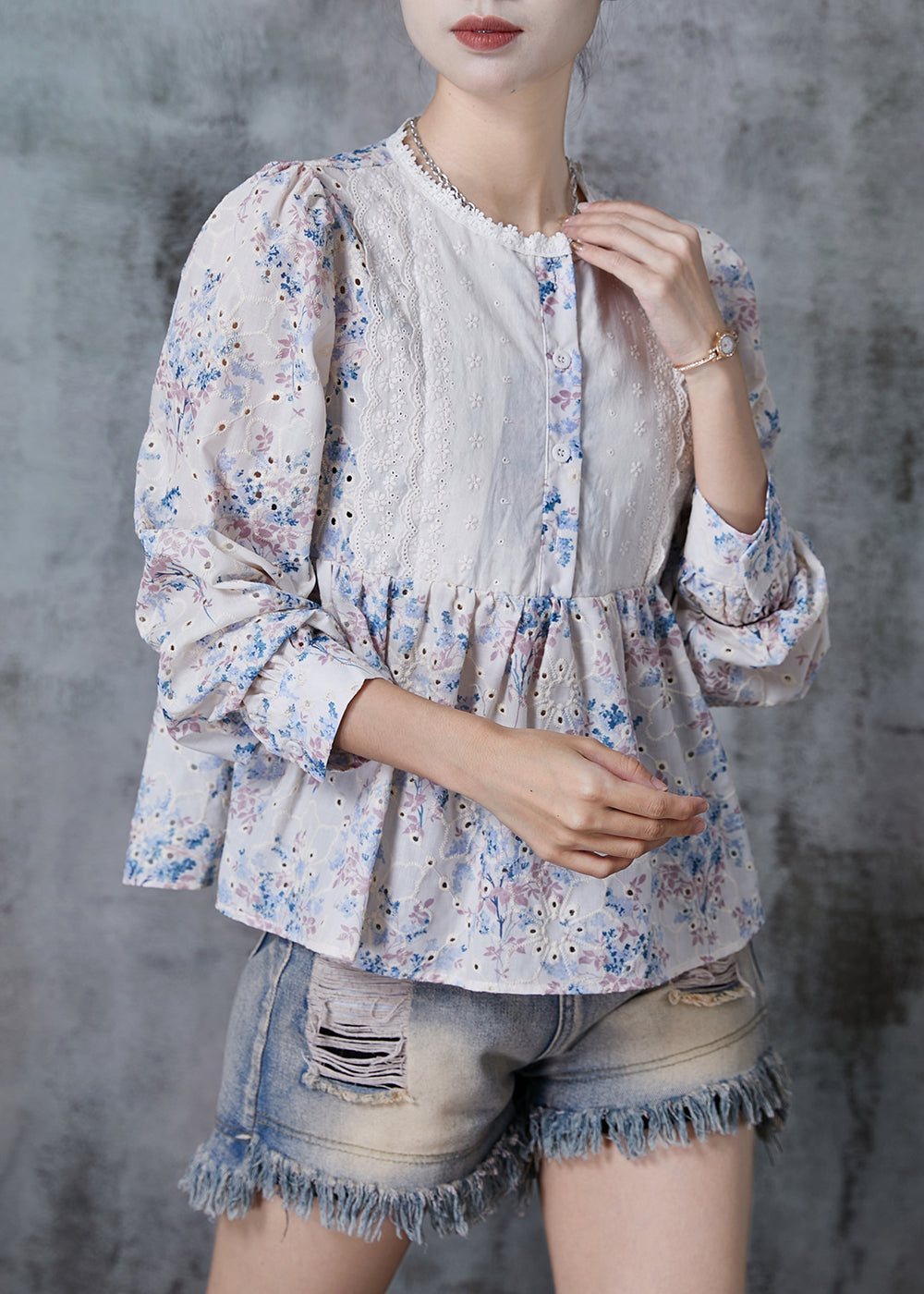Effortlessly Elegant Shirt with a Timeless Design