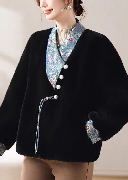 Gracefully Styled Coat for Any Occasion