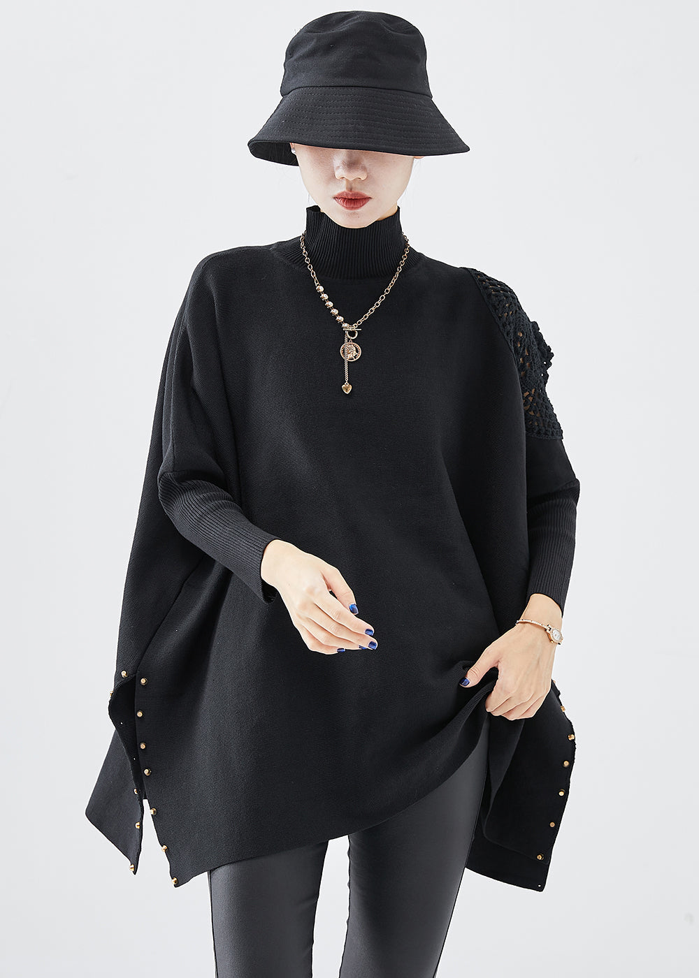 Well Tailored Top with a Graceful Silhouette