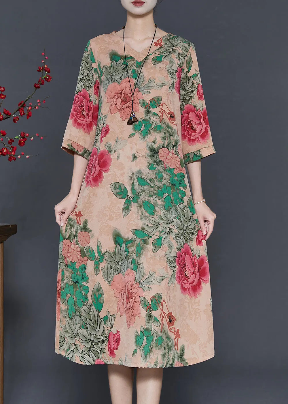 Beautifully Finished Dress in a Timeless Design