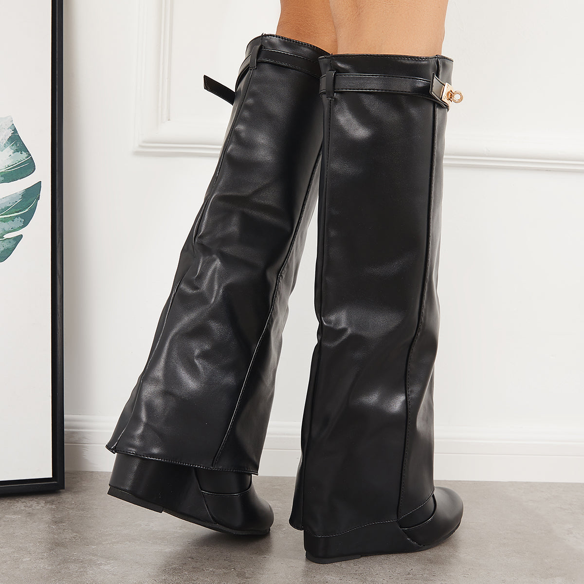 Graceful Orthopedic Boots for Modern Look