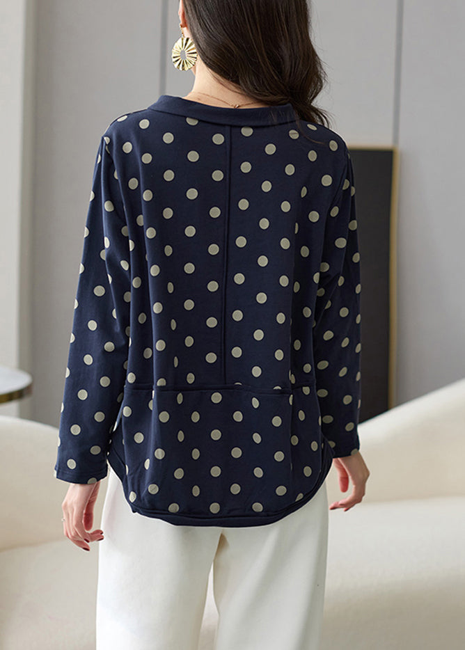 Well Tailored Top with a Graceful Silhouette