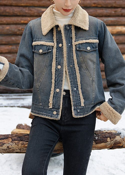 Effortlessly Elegant Coat with a Timeless Design