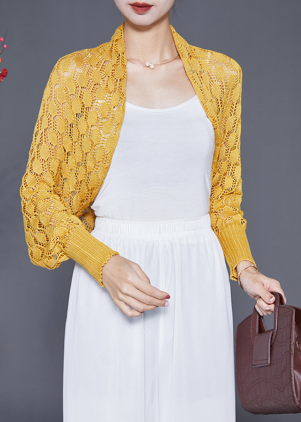 Well Tailored Cardigan with a Graceful Silhouette