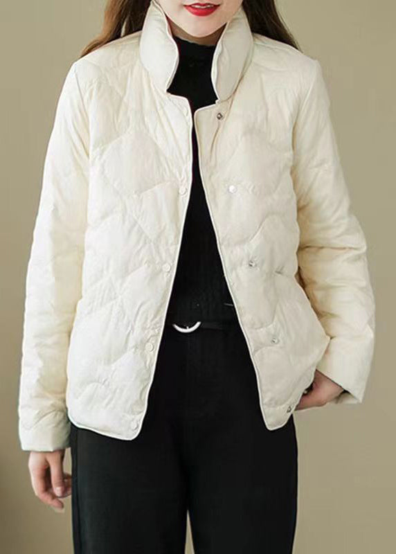 Effortlessly Elegant Coat with a Timeless Design