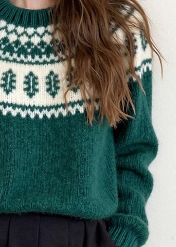 Well Tailored Sweater with a Graceful Silhouette