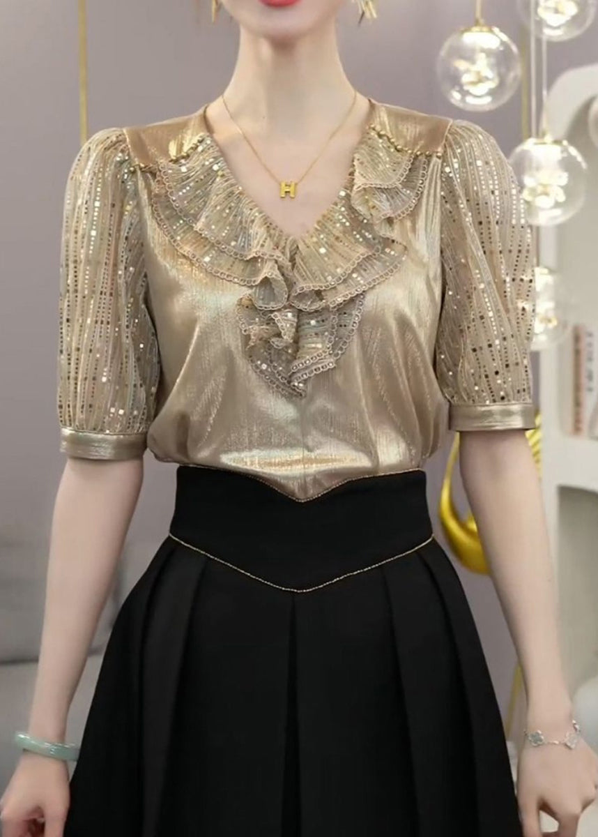 Effortlessly Elegant Top with a Timeless Design