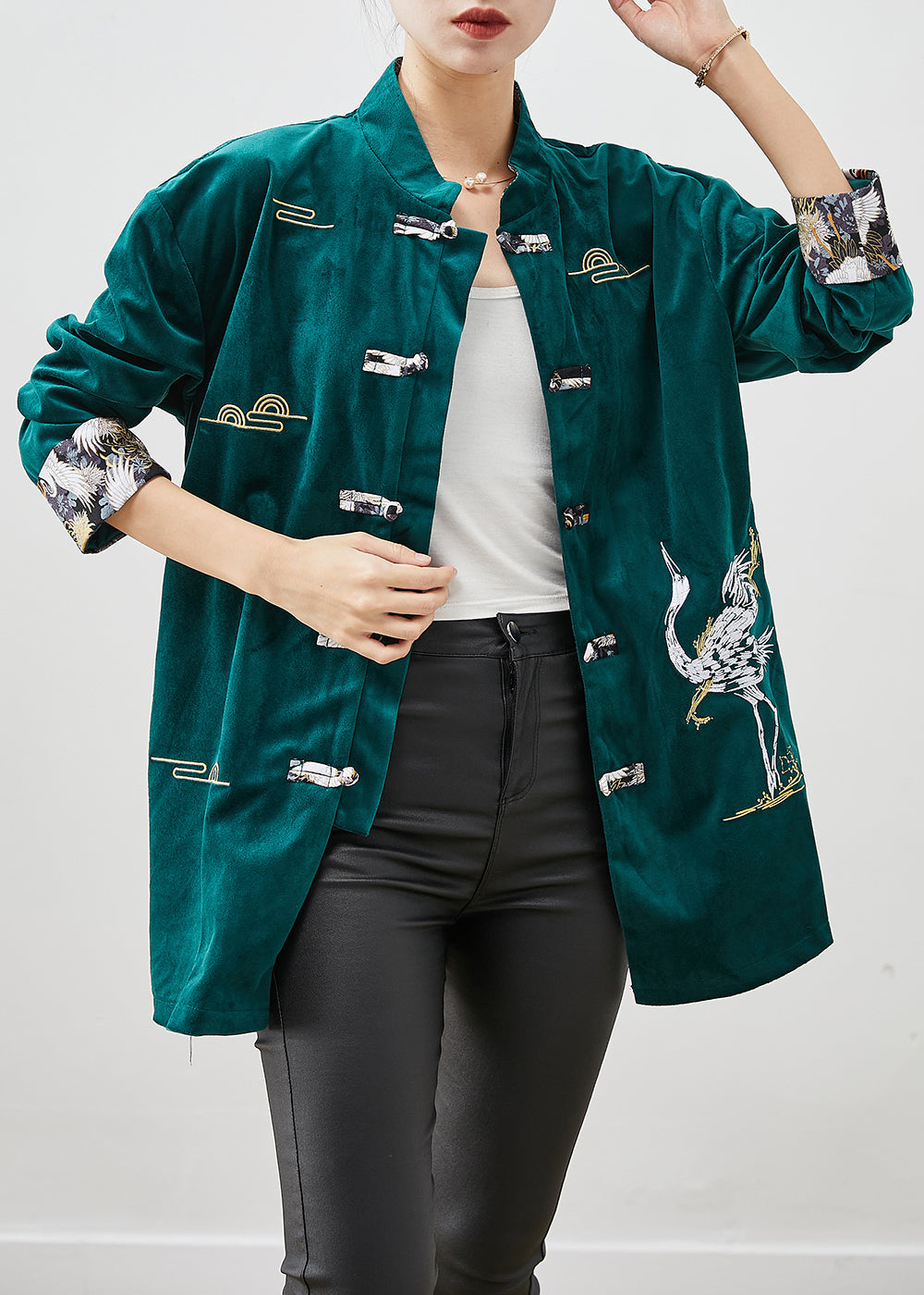 Effortlessly Elegant Jacket with a Timeless Design