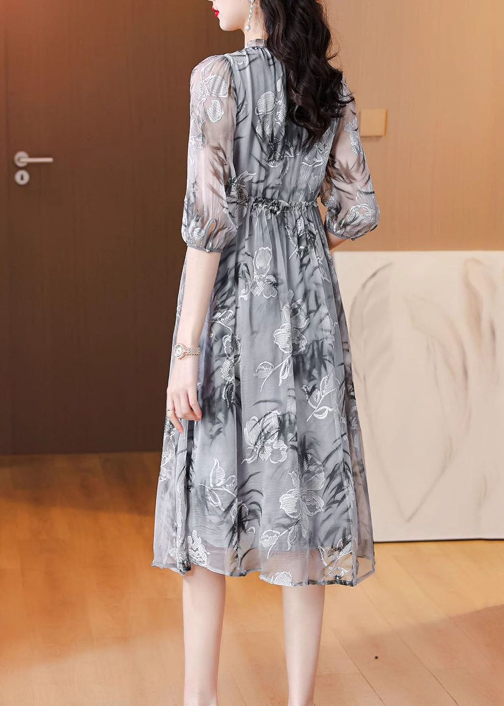 Sophisticated Dress with a Clean Classic Look