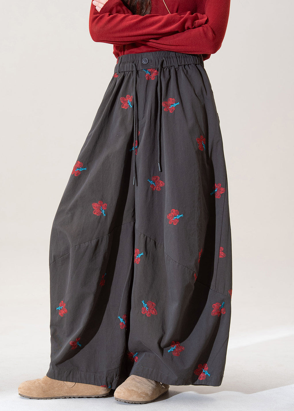 Well Tailored Pants with a Graceful Silhouette