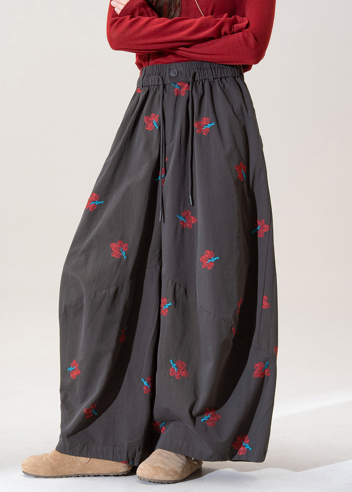 Well Tailored Pants with a Graceful Silhouette