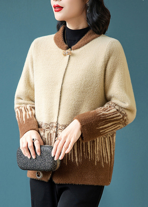 Effortlessly Elegant Coat with a Timeless Design