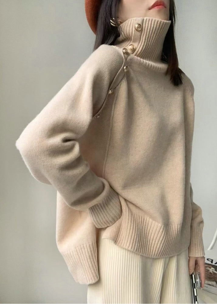 Well Tailored Sweater with a Graceful Silhouette