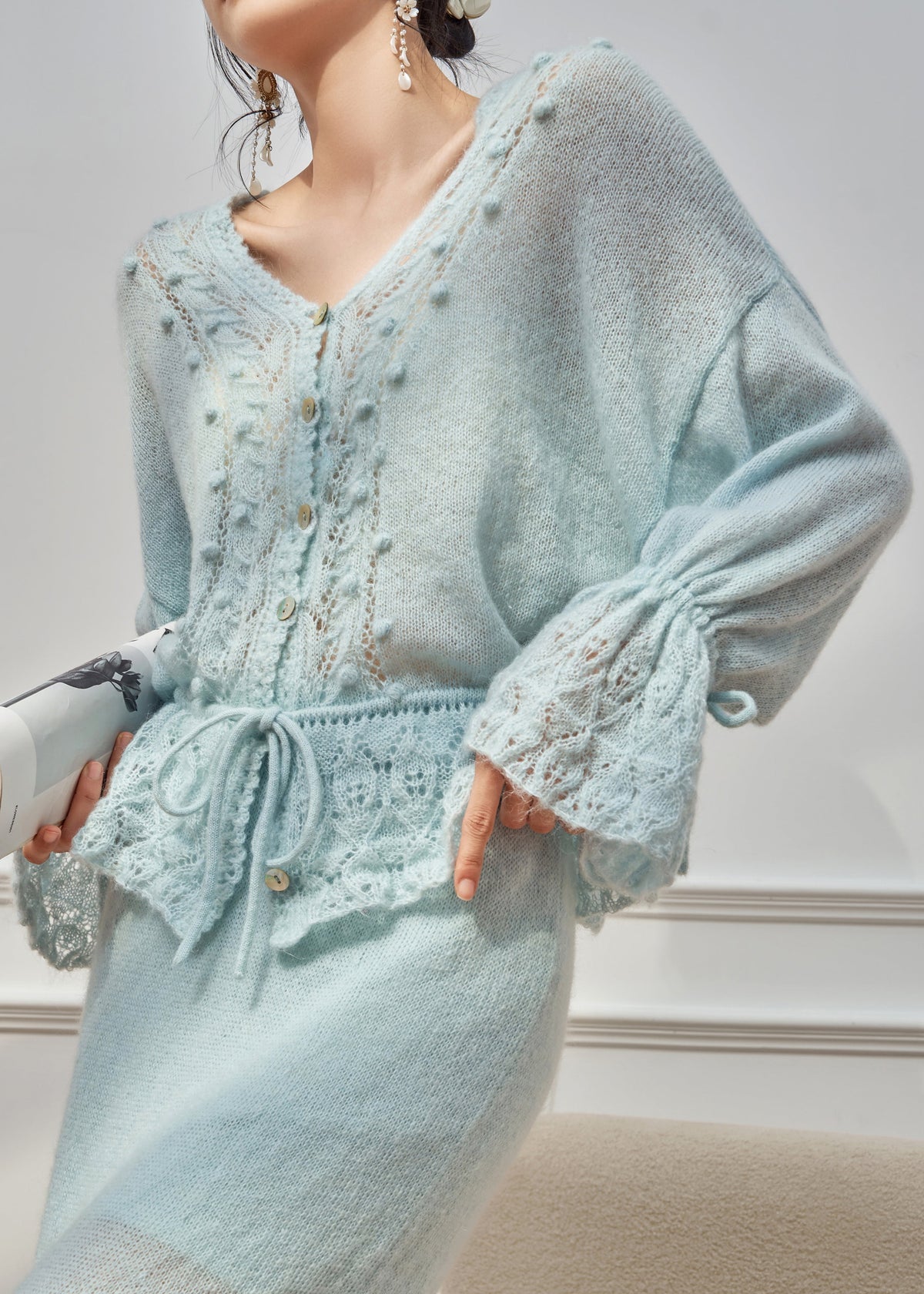 Effortlessly Elegant Sweater with a Timeless Design