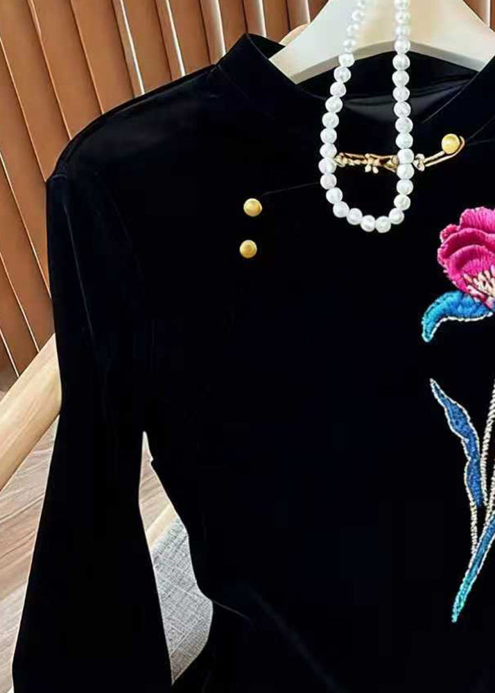 Beautifully Crafted Blouse in a Classic Style